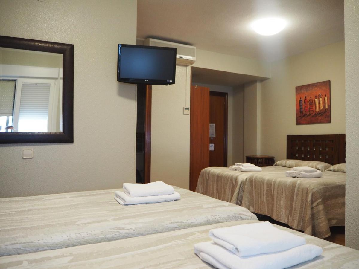 Hostal Acella Pamplona Exteriör bild