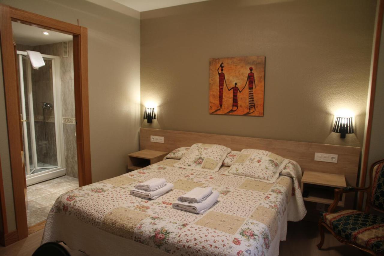 Hostal Acella Pamplona Exteriör bild